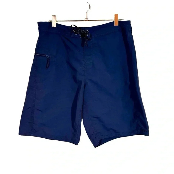 Patagonia Men’s Wavefarer Board Shorts in Blue - Picture 2 of 7